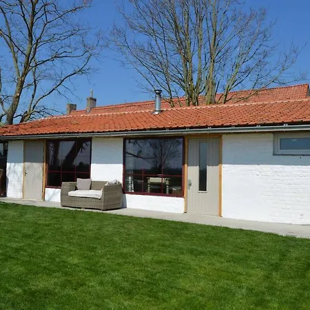 Korentil . Cosy House With Private Garden Hébergement de vacances