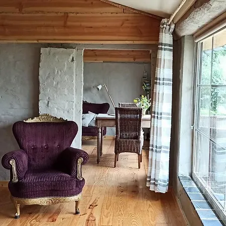 Korentil . Cosy House With Private Garden Hébergement de vacances