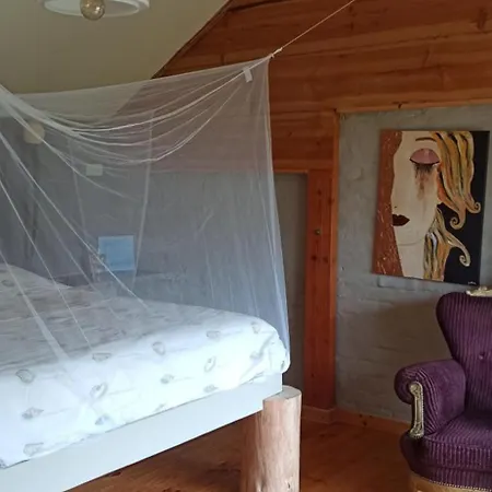 Holiday home Korentil . Cosy House With Private Garden *