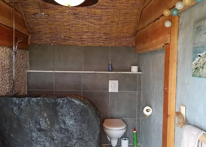 Semesterbostad Korentil . Cosy House With Private Garden *