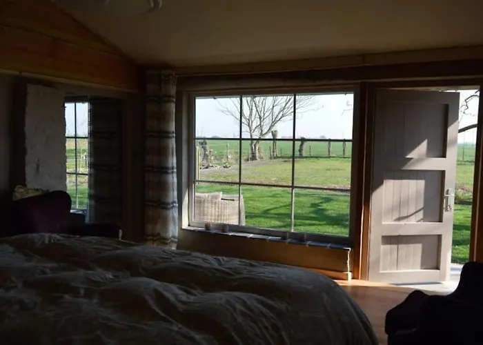 Korentil . Cosy House With Private Garden De Haan