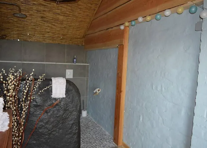 Holiday home Korentil . Cosy House With Private Garden *