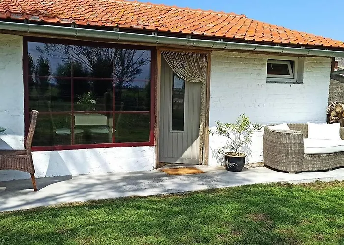 Korentil . Cosy House With Private Garden Semesterbostad De Haan